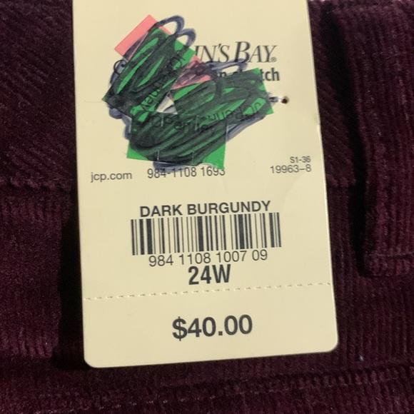 St. John’s Bay corduroys - Picture 2 of 4